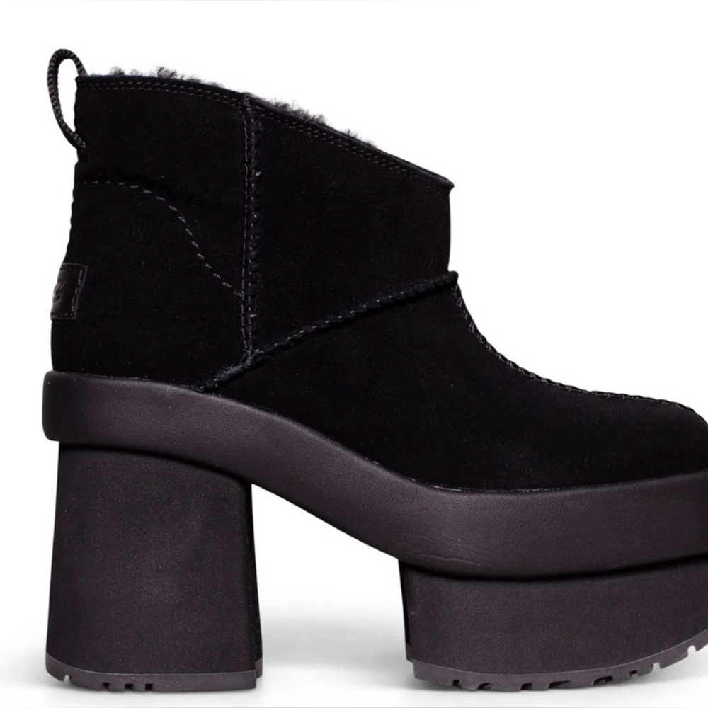 UGG NEW HEIGHT PLATFORM MINI BOOT XTRA sz 8